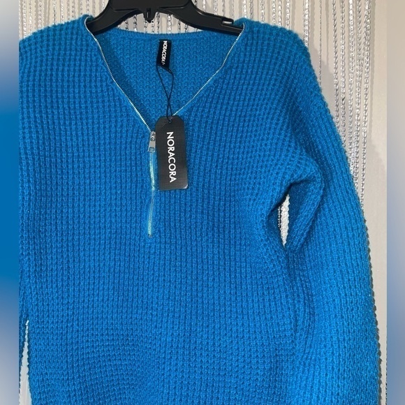 Noracora Wool Knitted Sweater with zipper front, size small - Picture 4 of 9